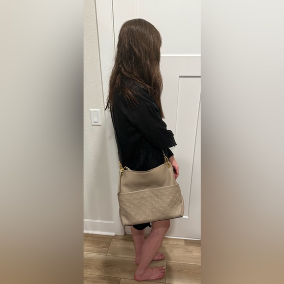 Louis Vuitton Empreinte Maida Hobo Tourterelle - Picture 16 of 16